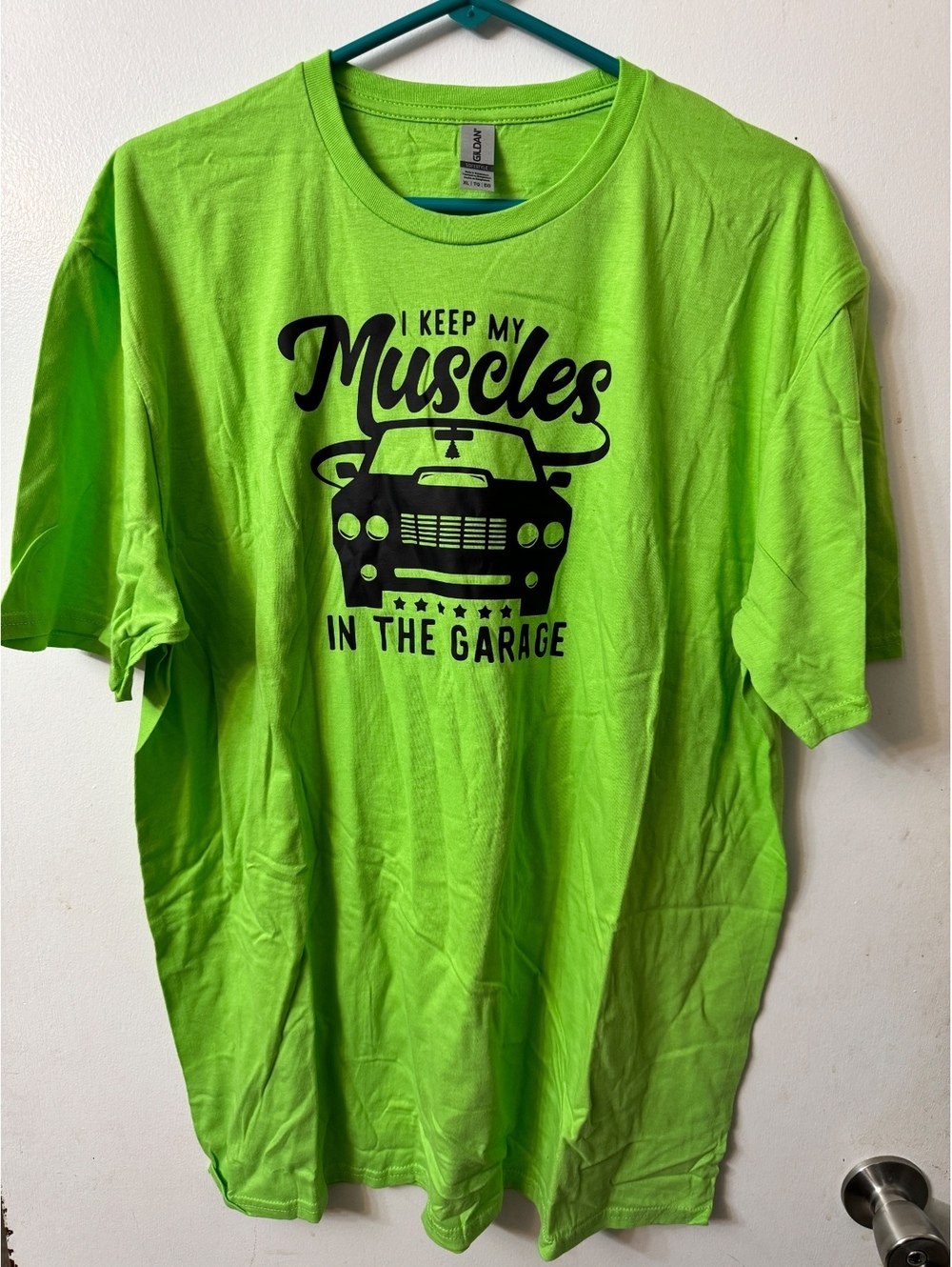I keep my muscles in the garage T-Shirt XL - Picture 1 of 3